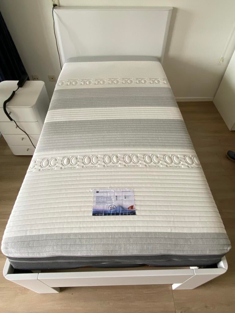 Comfortabel elektrisch verstelbaar seniorenbed, Huis en Inrichting, Slaapkamer | Bedden, Zo goed als nieuw, Eenpersoons, 100 cm