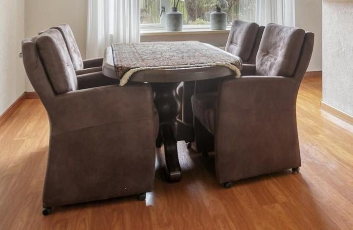 Eethoek met 4 stoelen op wieltjes, Huis en Inrichting, Ophalen, Gebruikt, 4 tot 6 stoelen