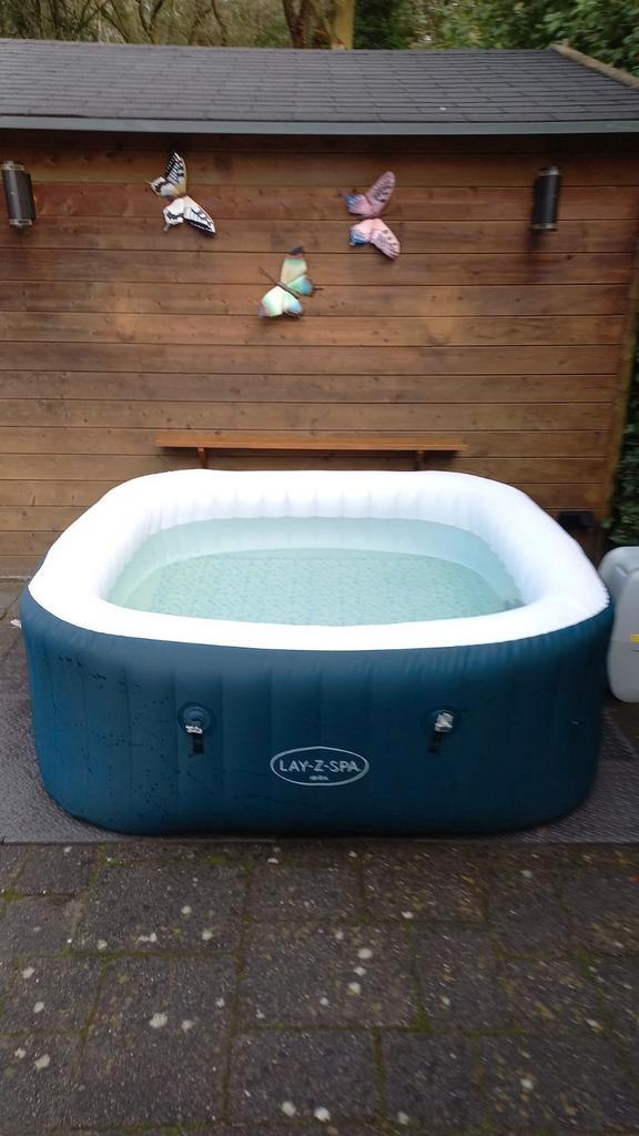Lay-Z-Spa Ibiza vierkant groen, Tuin en Terras, Bubbelbaden en Hottubs, Gebruikt, Opblaasbaar, Afdekzeil, Filter, Pomp, Ophalen