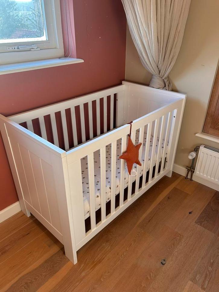 Ledikant en commode set, Kinderen en Baby's, Kinderkamer | Complete kinderkamers, Gebruikt, Jongetje of Meisje, Ophalen