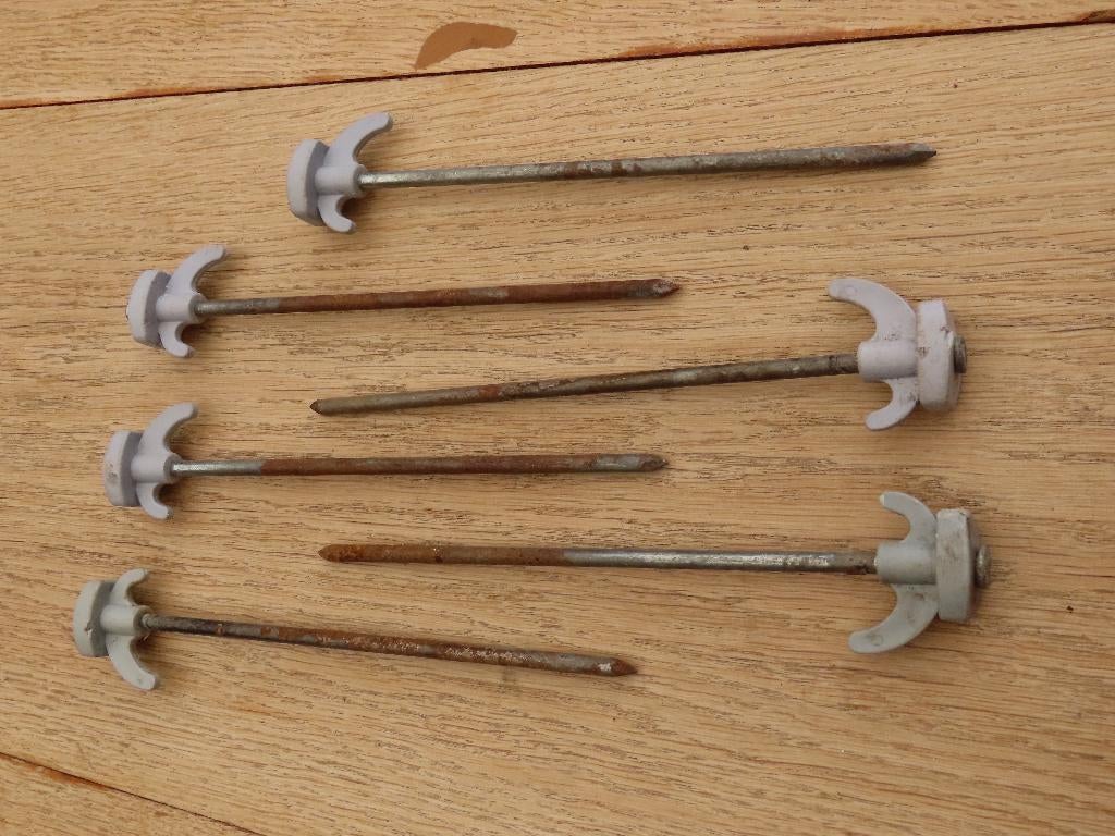 rots pennen, rots haringen, grondpennen grijs staal, Ophalen of Verzenden, Zo goed als nieuw