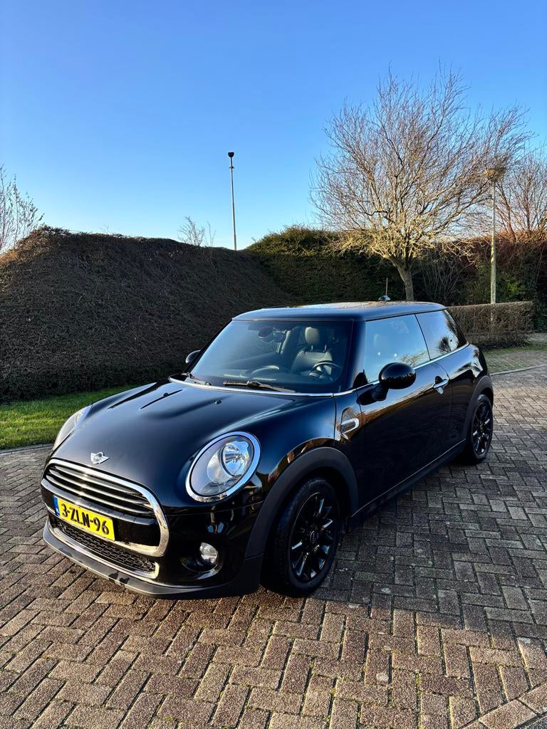 Mini 1.5 Cooper AUT 2015 Zwart, Auto's, Mini, 136 pk, Zwart, 4 stoelen, Lederen bekleding