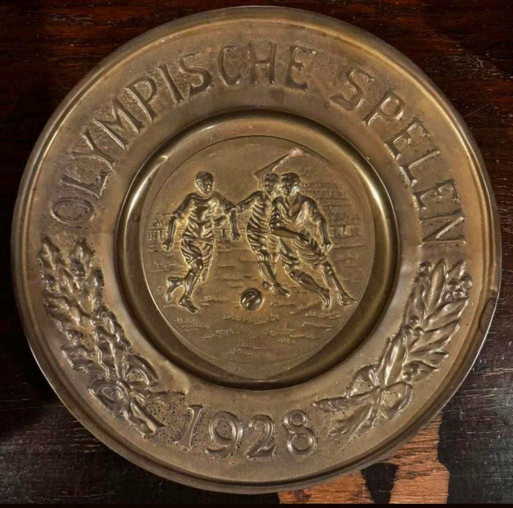 Olympische Spelen 1928 Voetbal Bord Brons, Ophalen of Verzenden, Brons