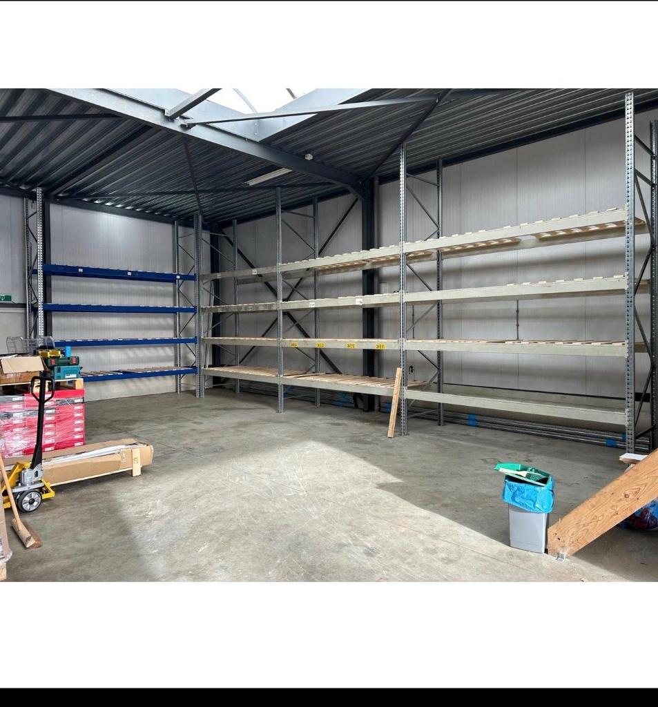 Bedrijfshal te huur met kantoor in Eygelshoven ter overname, 180 m², Huur, Bedrijfsruimte