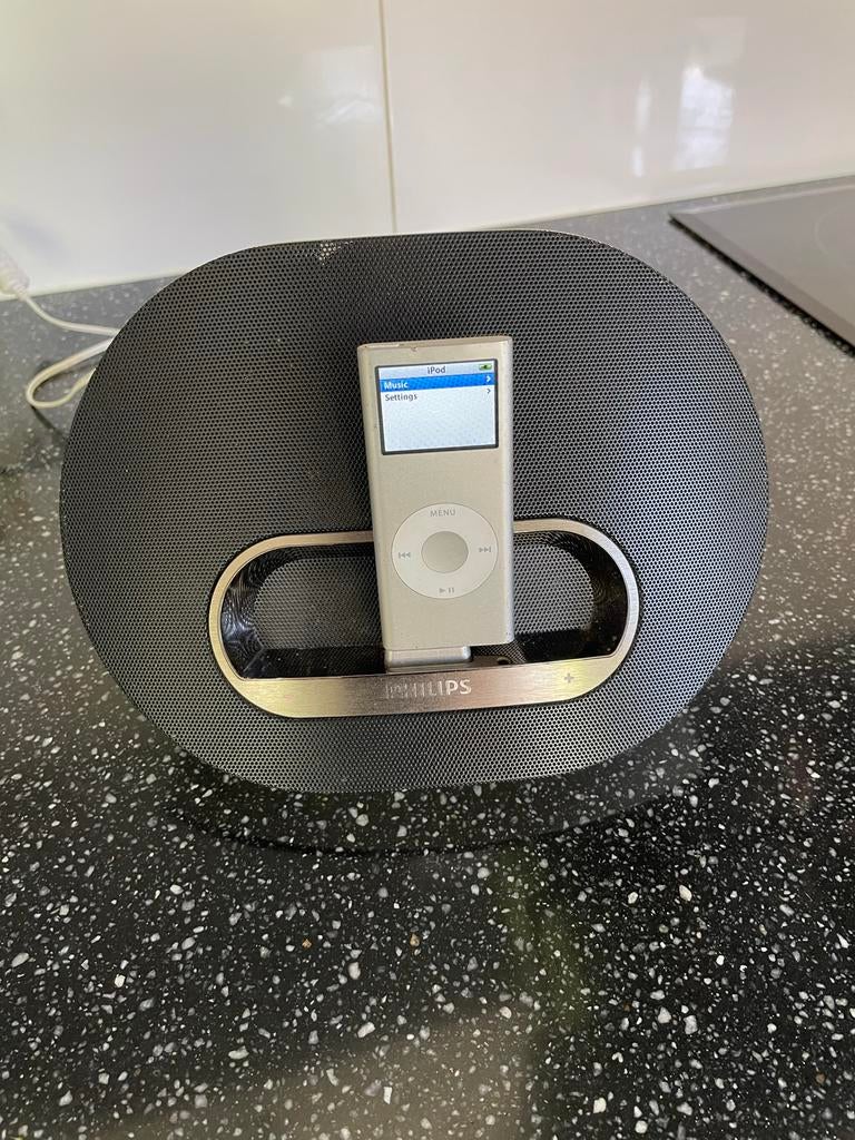 Apple iPod A1199 met Philips versterker/dock, Audio, Tv en Foto, Mp3-spelers | Apple iPod, Gebruikt, Classic, Ophalen of Verzenden