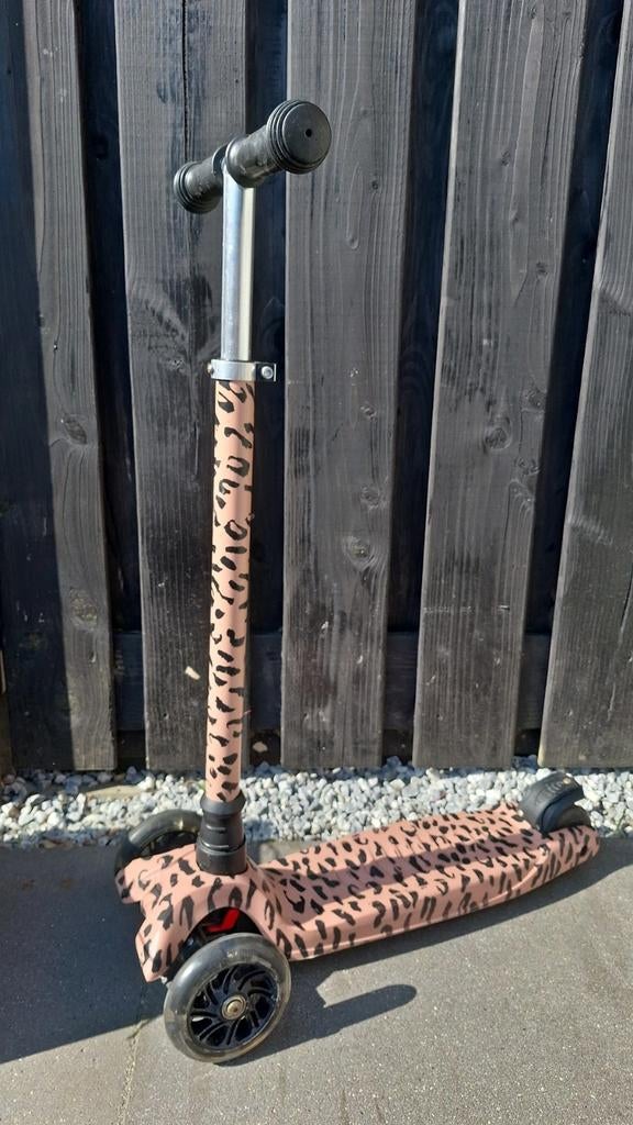 By Pauline Step Oud Roze Panterprint met LED verlichting, Fietsen en Brommers, Steps, Ophalen, Gebruikt, Gewone step, By Pauline