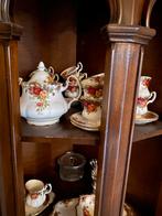 Royal Albert servies met bijpassende vitrinekast, Ophalen of Verzenden