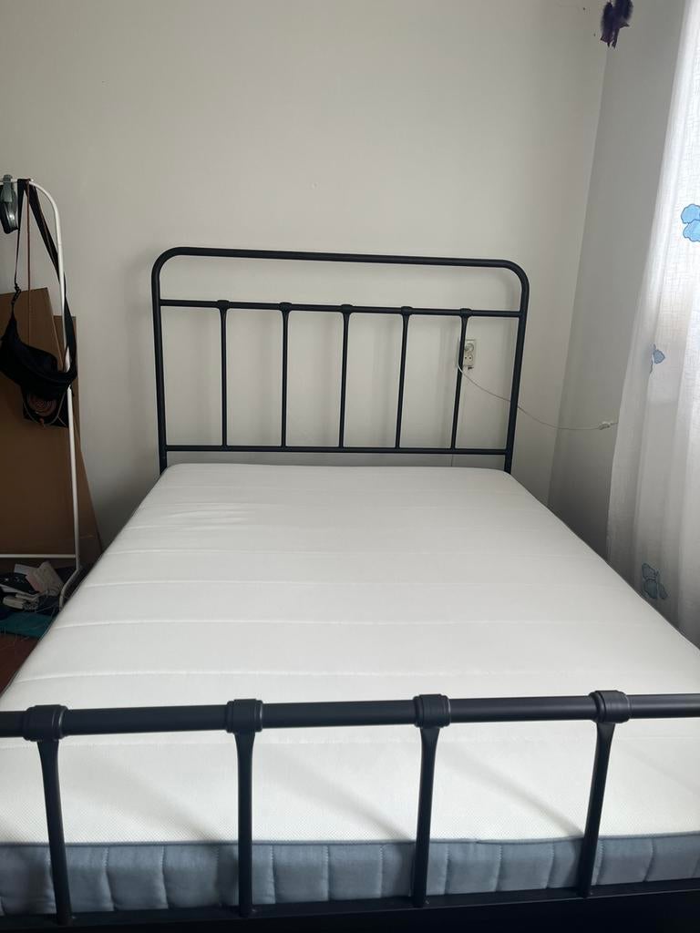 Ikea bed + matras + lattenbodem, Ophalen, Zwart, Tweepersoons, 140 cm