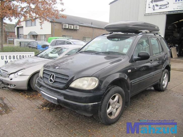 MERCEDES ML W163 GRIJS LEER LEDER INTERIEUR COMPLEET, Auto-onderdelen, Interieur en Bekleding, Mercedes-Benz, Gebruikt, Ophalen of Verzenden