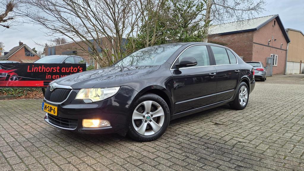 Skoda Superb 1.6 TDI Greenline Ambition Business Line, Auto's, Skoda, Voorwielaandrijving, Stof, Gebruikt, Zwart