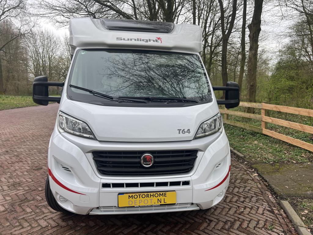Sunlight T 64 | 2019 | NL Camper | 2e Eigenaar | 2x Airco, Luifel, Sunlight, Ringverwarming, Fiat