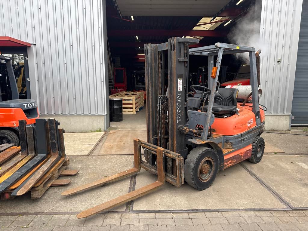 Toyota 6FGF25 Heftruck - Triplo 4700mm - Goed Werkend, 2000 tot 3000 kg, Ophalen, LPG, Heftruck