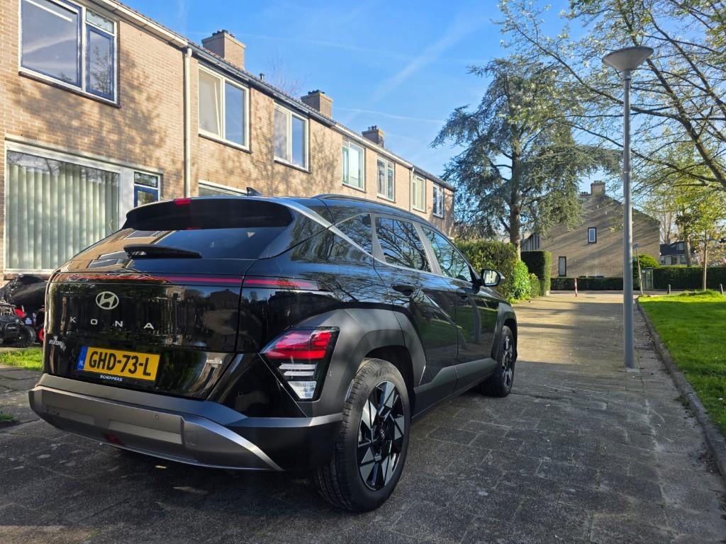 Hyundai Kona Hybrid 2024 Zwart Dealer Onderhouden Rotterdam, Stof, Zwart, Zwart, Origineel Nederlands