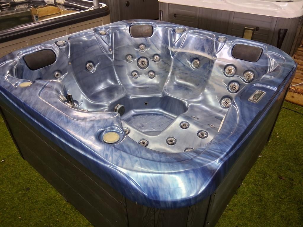 GECKO top kwaliteit jacuzzi 2 ligplaatsen bezorging&garanti, Ophalen of Verzenden, Gebruikt, Filter