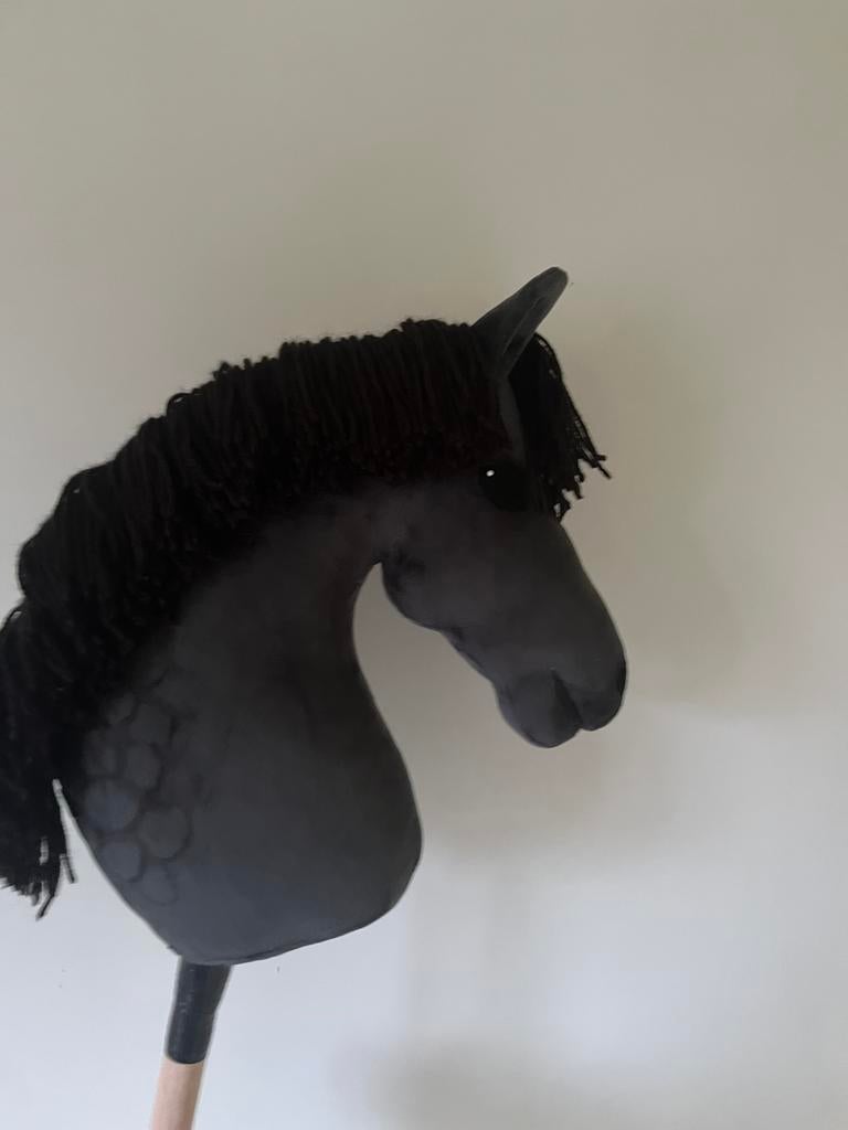 Nieuwe grijze hobbyhorse met appeltjes, Ophalen of Verzenden, Nieuw