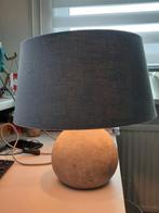 Tafellamp beton bolvoet gebruikt met grijze nieuwe kap, Huis en Inrichting, Ophalen, Gebruikt, Minder dan 50 cm