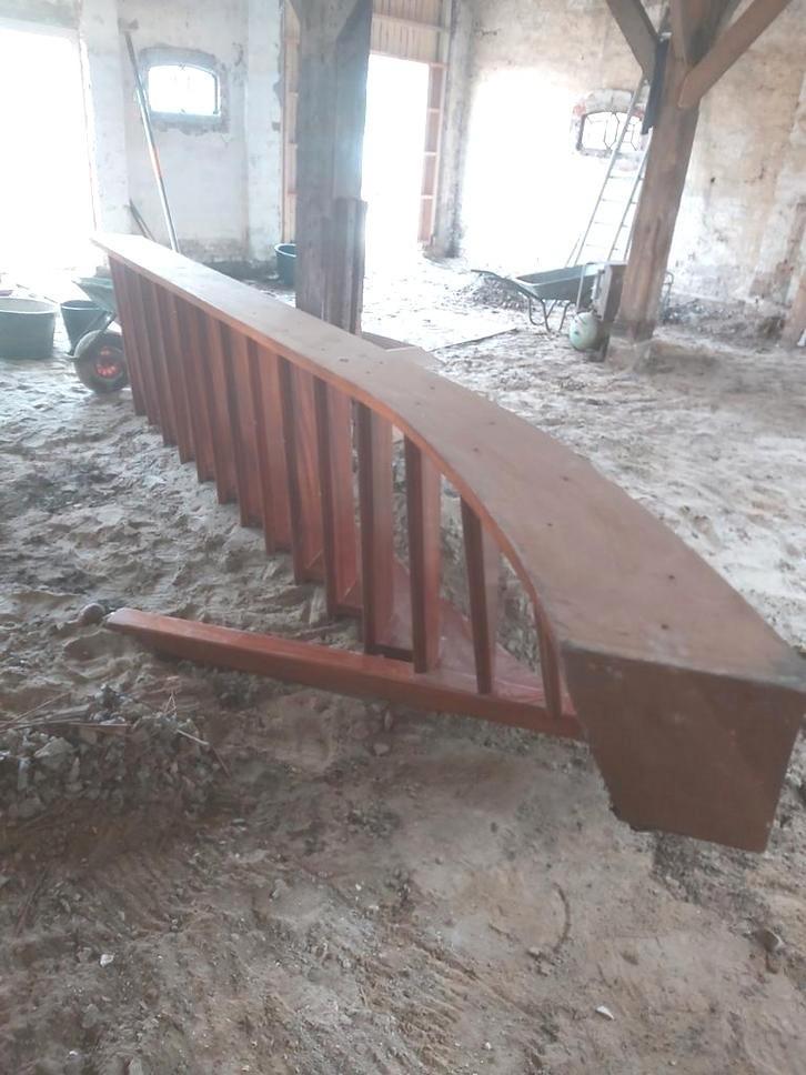 Massief houten kwartslag draai binnentrap, Doe-het-zelf en Verbouw, Ladders en Trappen, Gebruikt, Trap, 2 tot 4 meter, Ophalen