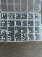 Kralen met letters in sorteerbak, Hobby en Vrije tijd, Kralen en Sieraden maken, Ophalen of Verzenden, Nieuw, Kraal