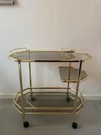 Vintage messing theekar / barcart met rookglas – jaren 70, Huis en Inrichting, Tafels | Bijzettafels, Ophalen, Gebruikt, 55 tot 75 cm