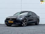 Volvo S60 2.0 Recharge T6 AWD R-Design Org NL Pano Camera Me, Auto's, Automaat, Gebruikt, 4 cilinders, Zwart