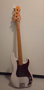 Squier Classic Vibe Precision Bass met EMG, Ophalen of Verzenden