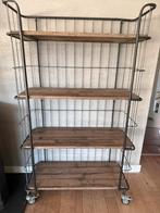 Bakkerskast op wielen, Ophalen