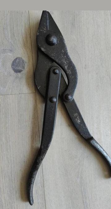 WWII prikkeldraad Tang beschikbaar voor biedingen