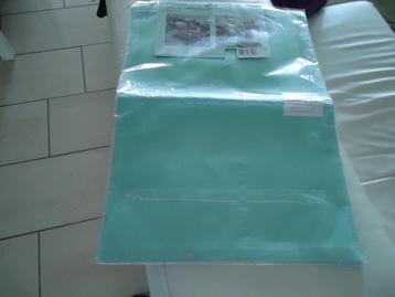 2 grote placemats  33 x 45 aan 1 kant blauw nw beschikbaar voor biedingen