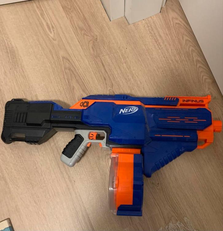 Nerf Elite Infinus - Zo goed als nieuw!, Kinderen en Baby's, Speelgoed | Buiten | Actiespeelgoed, Gebruikt, Ophalen