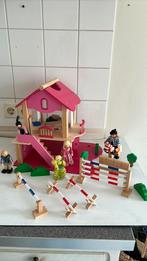 Houten poppenhuis , manege, Verzenden, Zo goed als nieuw