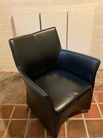 6 zwartleren eetkamer fauteuils  beschikbaar voor biedingen
