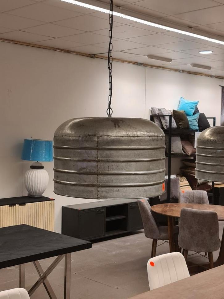 Nieuwe industriële hanglamp half olievat zilver metaal kleur, Huis en Inrichting, Lampen | Hanglampen, Nieuw, 75 cm of meer, Kunststof