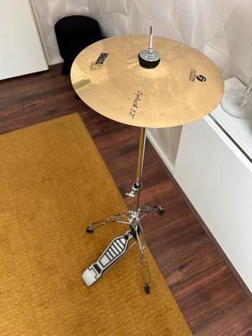 Cymbaal met verstelbare standaard beschikbaar voor biedingen