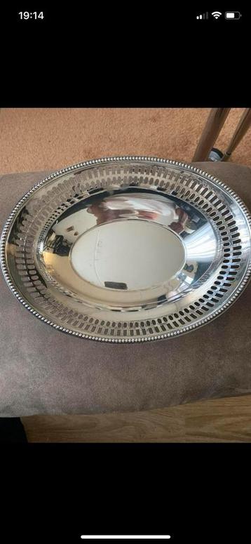 Verzilverde Keltum schaal beschikbaar voor biedingen