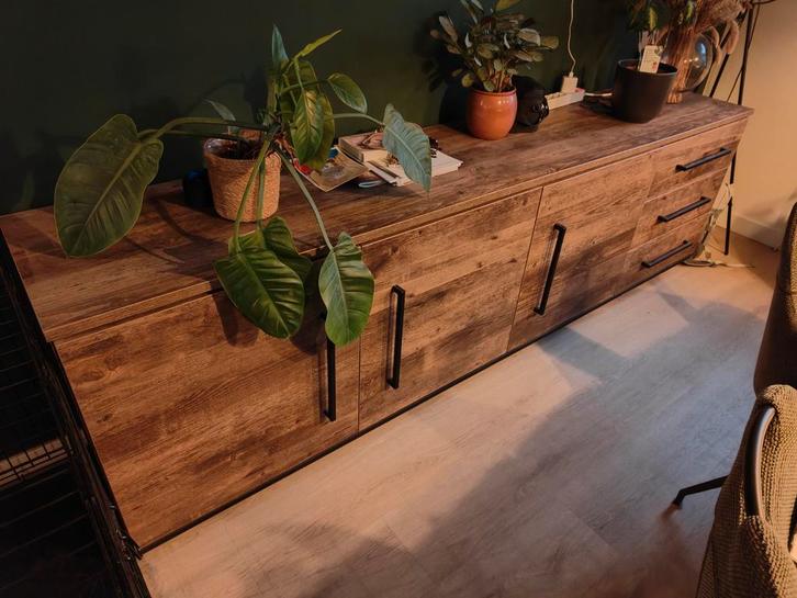 Dressoir Middelburg - Woonexpress, Huis en Inrichting, Kasten | Dressoirs, Zo goed als nieuw, 200 cm of meer, 25 tot 50 cm, Met lade(s)