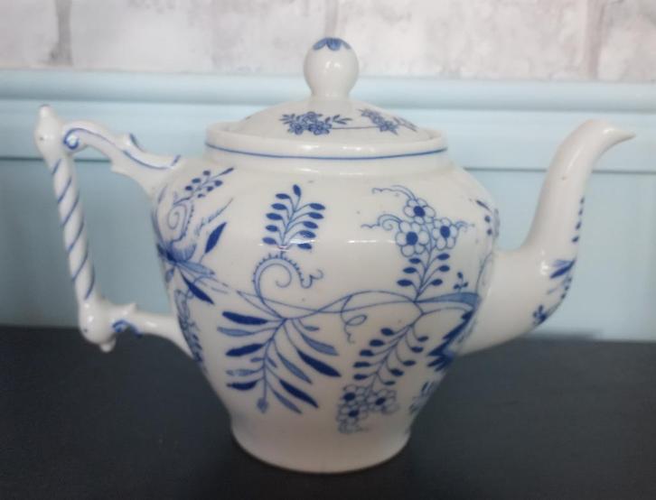 Antieke porseleinen Louis Regout theepot, Antiek en Kunst, Antiek | Servies los, Ophalen of Verzenden