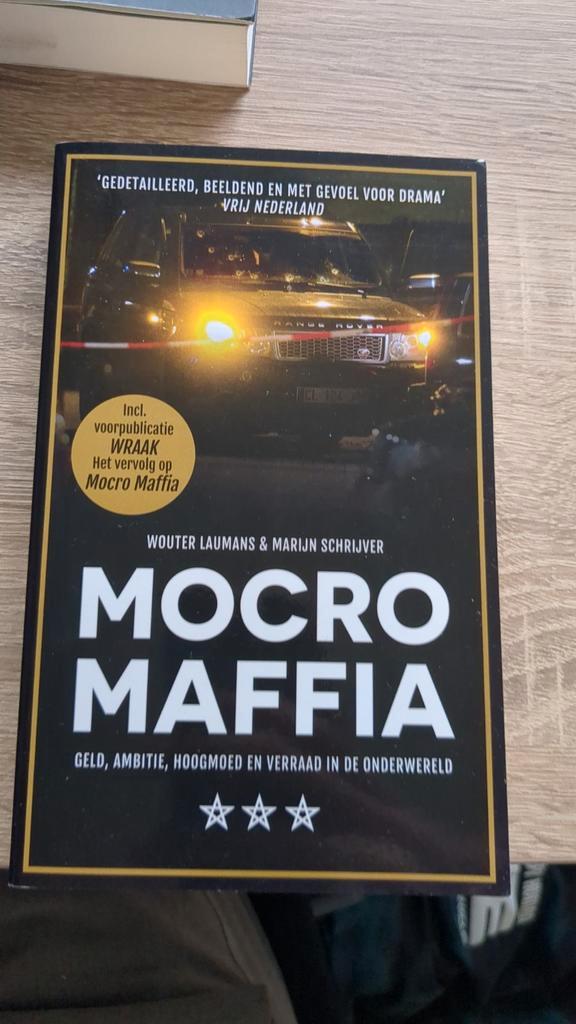 Mocro Maffia - Laumans & Schrijver, Boeken, Romans, Zo goed als nieuw, Nederland, Ophalen of Verzenden