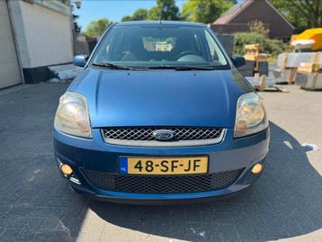 Ford Fiësta 1.4 Benzine 5DR/Airco/NieuwAPK/Trekhaak beschikbaar voor biedingen