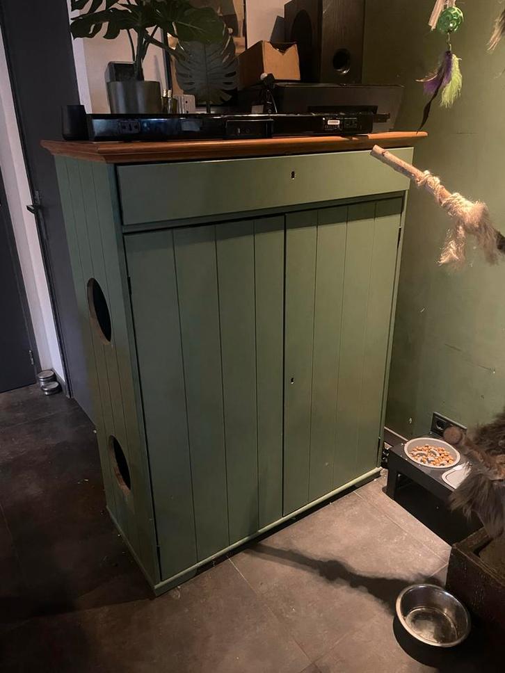 Kattenbak kast met deuren, Huis en Inrichting, Kasten | Kledingkasten, Gebruikt, 100 tot 150 cm, 50 tot 100 cm, 50 tot 75 cm, Met deur(en)