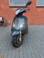 Piaggio fly 4t 2018 brom 8000km, Fietsen en Brommers, Scooters | Piaggio, Ophalen, Maximaal 45 km/u, Zo goed als nieuw, Fly