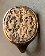 Bodemvondst Friesland 16e eeuws brons zegelring familiewapen, Ophalen of Verzenden