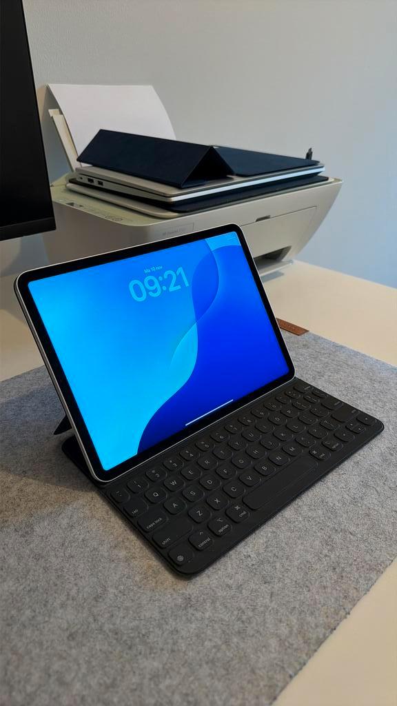 iPad Pro 11” (128GB, Silver) + Smart Keyboard, Cover, Pencil, Computers en Software, Apple iPads, Zo goed als nieuw, Apple iPad Pro