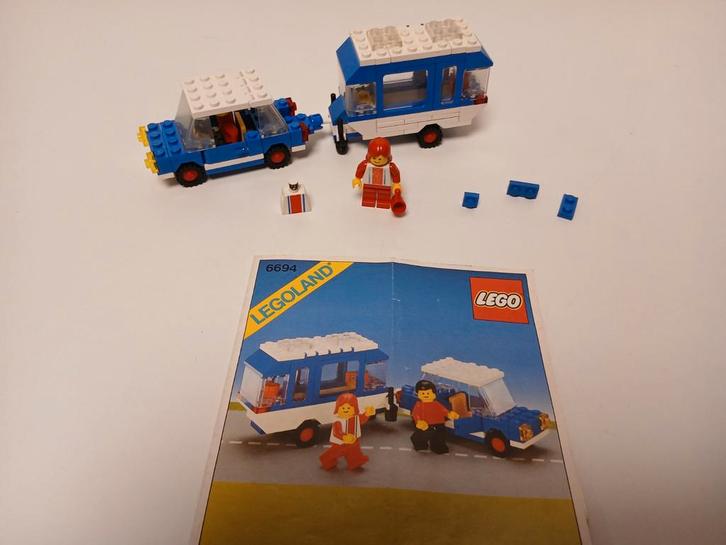 Vintage lego 6694 car with camper met boekje, Kinderen en Baby's, Speelgoed | Duplo en Lego, Zo goed als nieuw, Ophalen of Verzenden