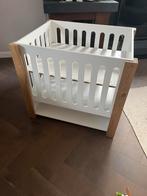 Box wit met eikenhout op wielen, Kinderen en Baby's, Boxen, Ophalen of Verzenden, Zo goed als nieuw, Wieltjes