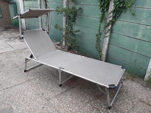 Opvouwbaar ligbed met zonnescherm, Tuin en Terras, Ligbedden, Gebruikt, Aluminium, Inklapbaar, Verstelbaar, Ophalen