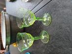 2 uranium glaasjes bolle hals, Antiek en Kunst, Antiek | Glas en Kristal, Ophalen
