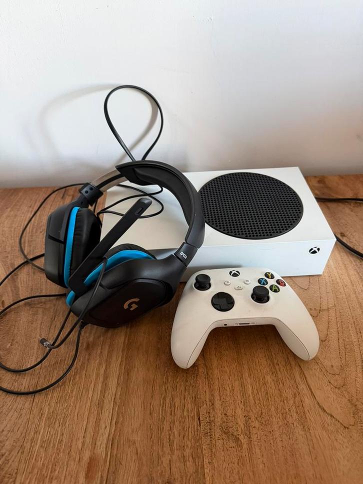 Xbox Series S 512GB + Logitech G432 headset + controller, Spelcomputers en Games, Spelcomputers | Xbox Series X en S, Zo goed als nieuw