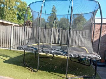 Salta rechthoekige trampoline beschikbaar voor biedingen