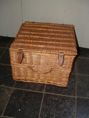 Vos Home & Garden decorations picknickmand mand beschikbaar voor biedingen