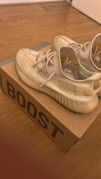 Yeezy boost 350 v2 light maat 43 1/3, Ophalen of Verzenden, Gedragen